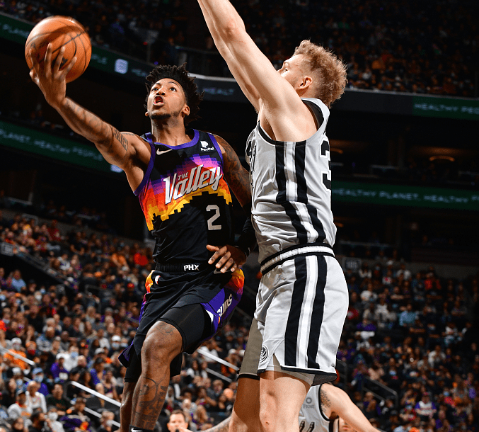 星空体育-包含赛地聚焦——欧超杯最后时刻热度飙升，华盛顿奇才豪取连胜，媒体盛赞，团队化学反应显著的词条